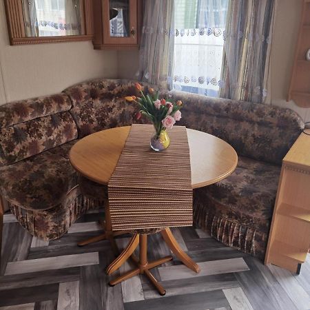Lochlands Caravan Park X Villa Forfar Bagian luar foto