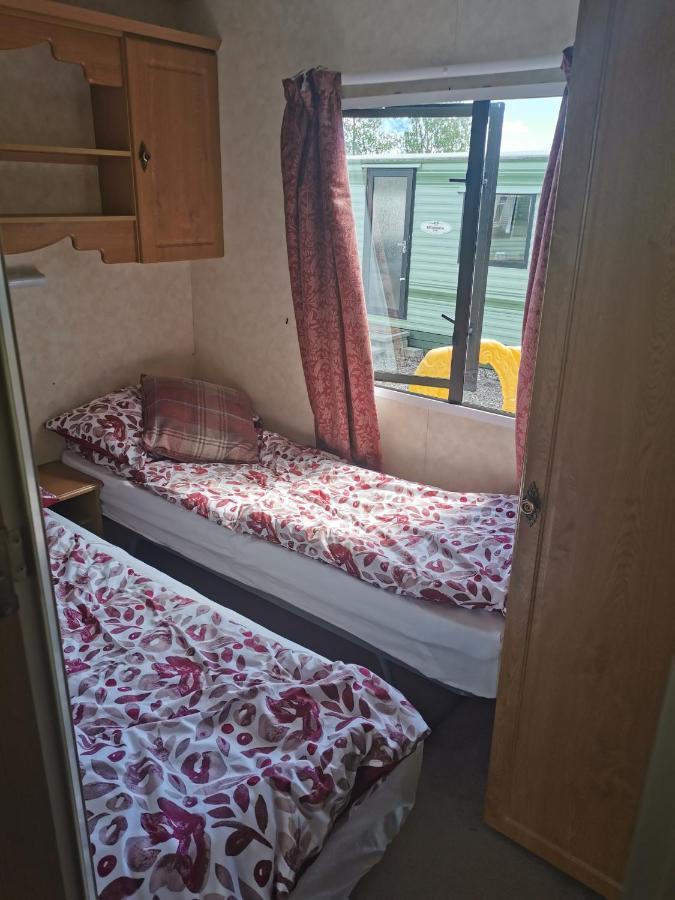 Lochlands Caravan Park X Villa Forfar Bagian luar foto