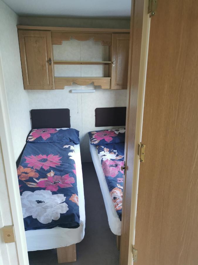 Lochlands Caravan Park X Villa Forfar Bagian luar foto