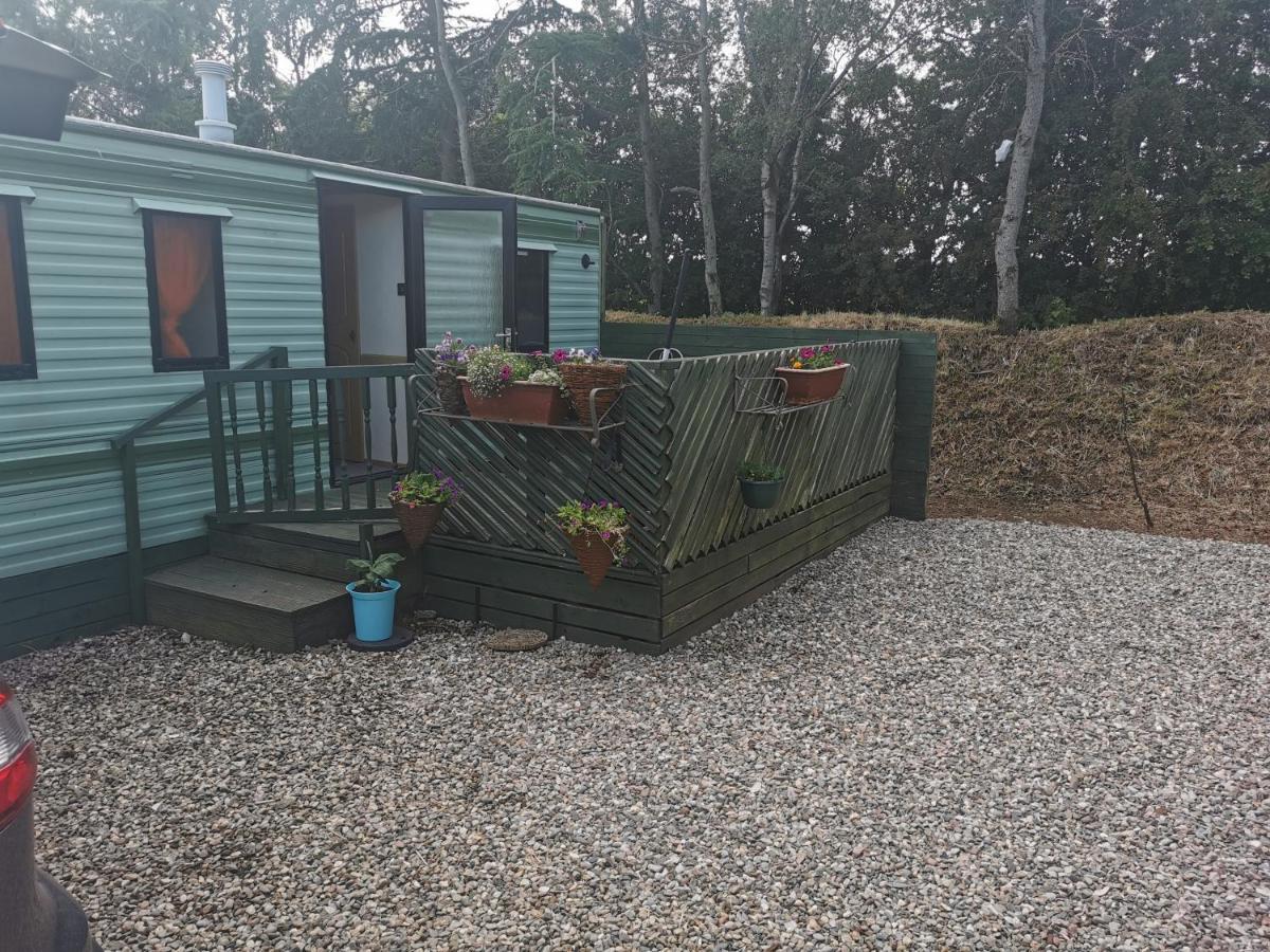 Lochlands Caravan Park X Villa Forfar Bagian luar foto