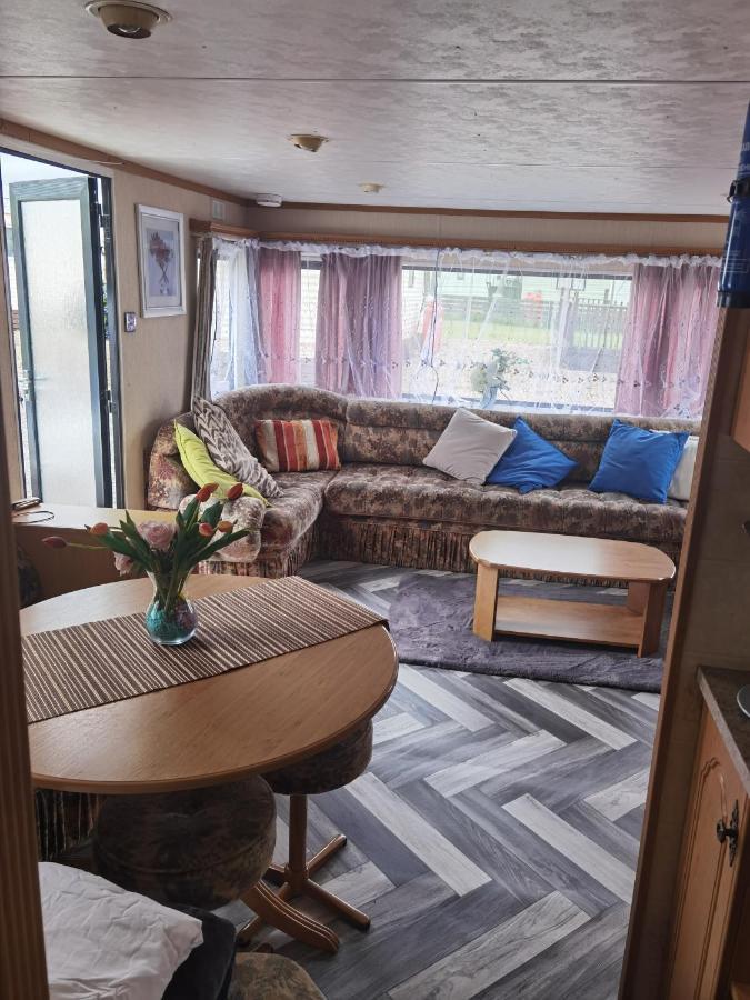 Lochlands Caravan Park X Villa Forfar Bagian luar foto